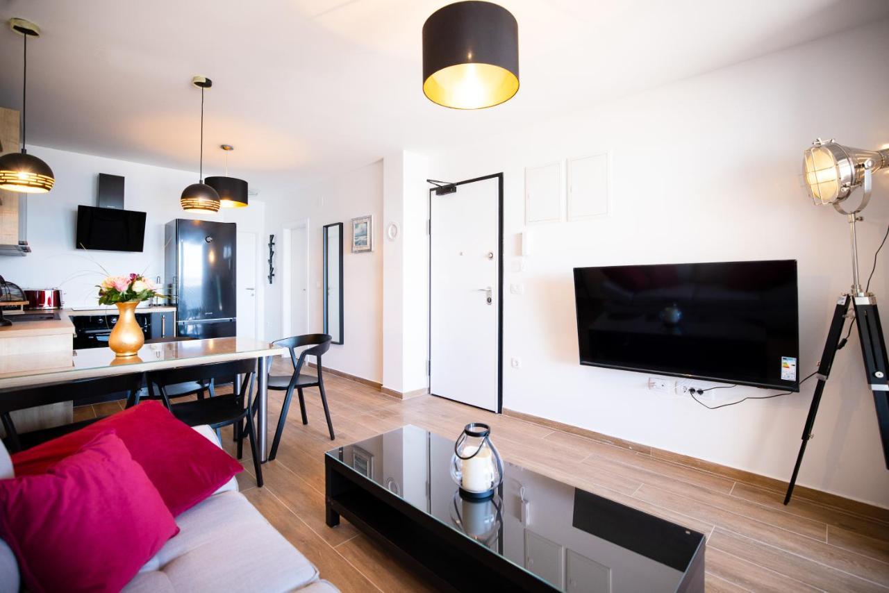 Beach Paradise 5 Stars Apartments Nin Dış mekan fotoğraf